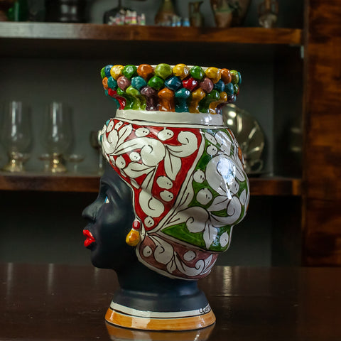 TESTE DI MORO IN CERAMICA SICILIANA DI CALTAGIRONE CORONA PIGNA MULTICOLOR H. 22 CM