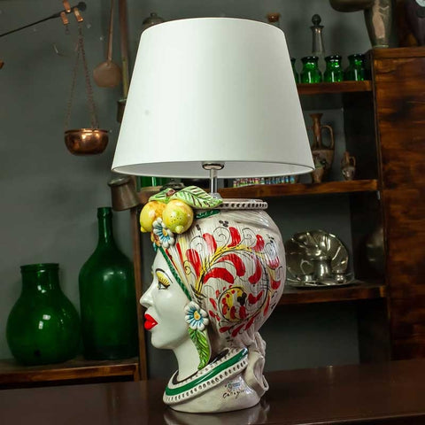 LAMPE FRONTALE EN CÉRAMIQUE SICILIENNE DE CALTAGIRONE FEMME 65 CM
