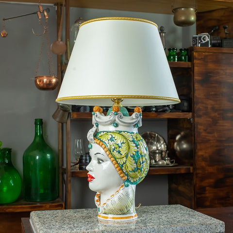 LAMPE FRONTALE EN CÉRAMIQUE DE CALTAGIRONE FEMME JAUNE OCRA CM 62
