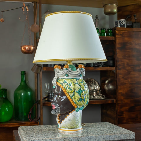 LAMPE FRONTALE EN CÉRAMIQUE DE CALTAGIRONE HOMME JAUNE OCRA CM 62