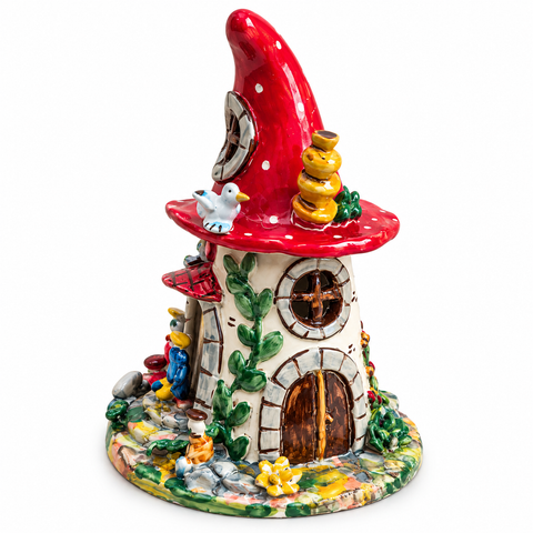 Casetta Presepe in Ceramica Artigianale con Cappello Rosso – H. 26 x L. 18 cm