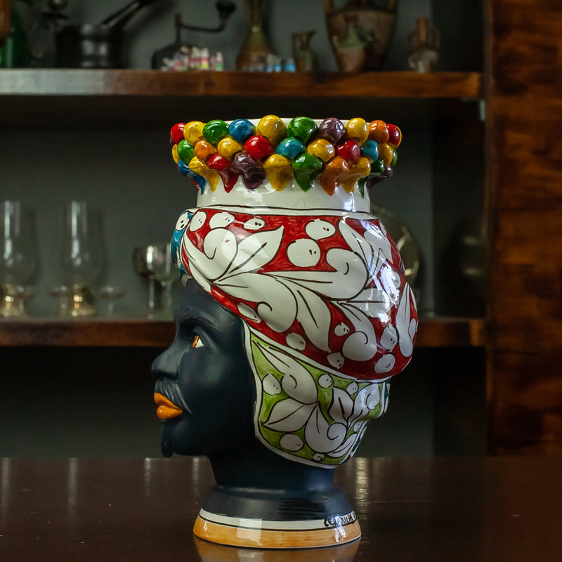 TESTE DI MORO IN CERAMICA SICILIANA DI CALTAGIRONE CORONA PIGNA MULTICOLOR H. 22 CM